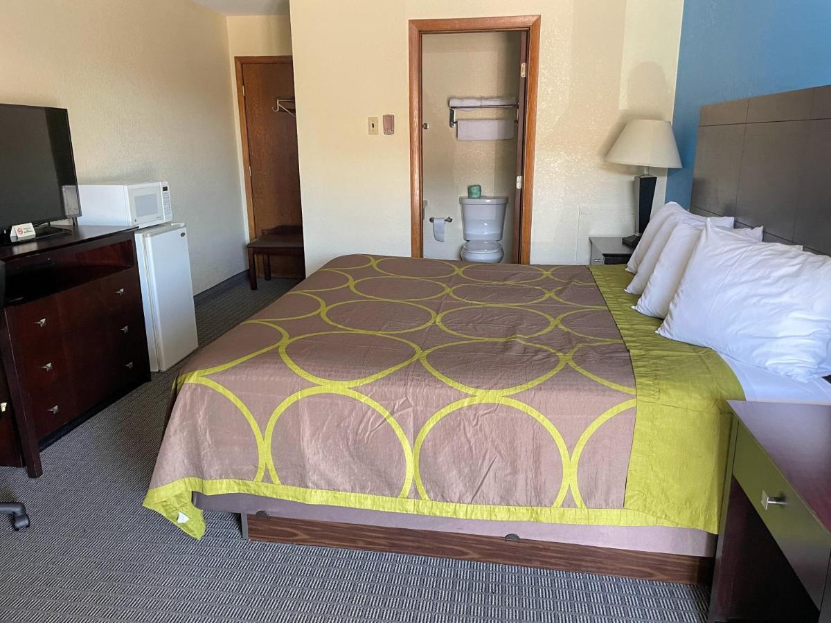 Amerivu Inn & Suites Eau Claire Ngoại thất bức ảnh